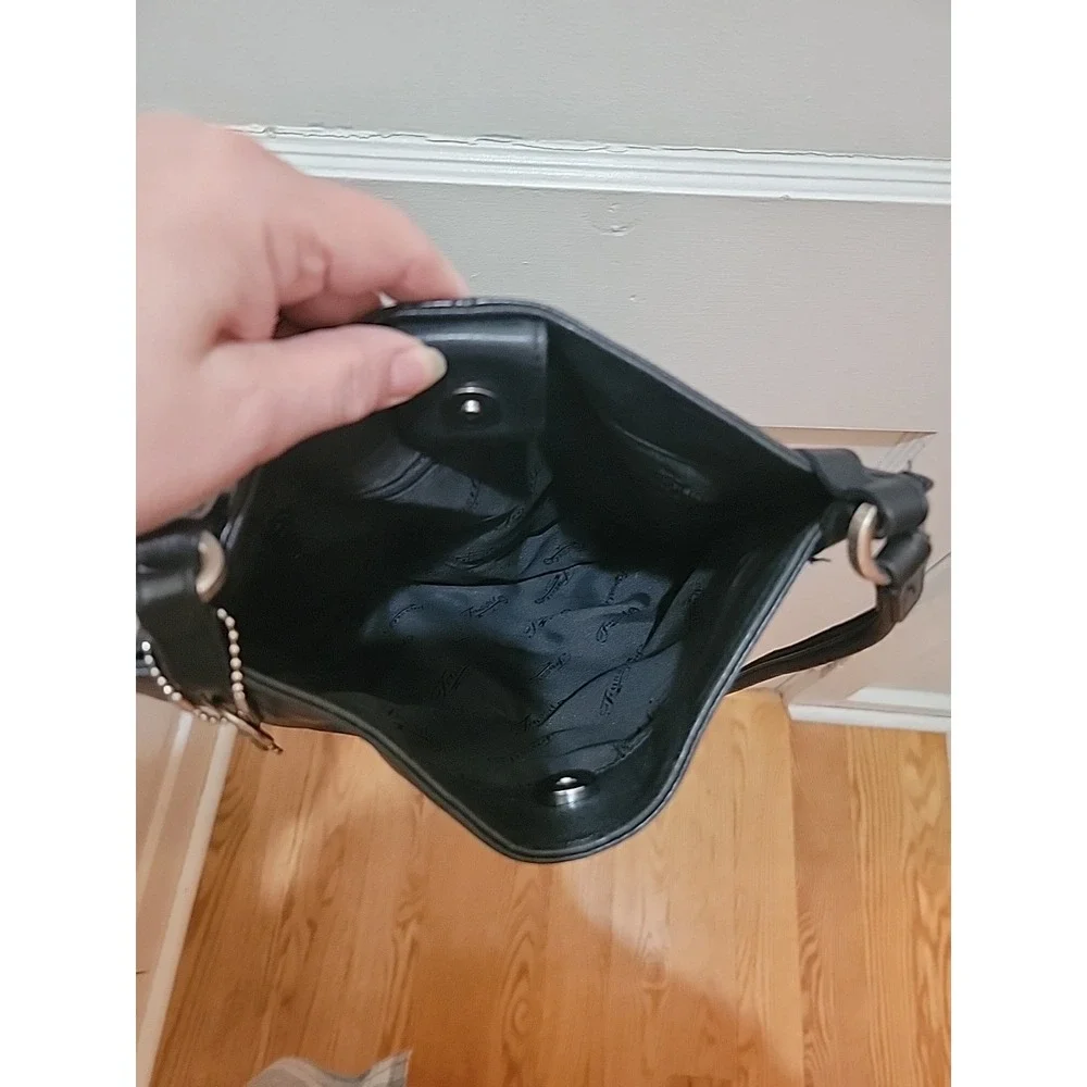 Vintage Fossil Black Leather Shoulder Bag with Key Charm Magnetic Flap Closure